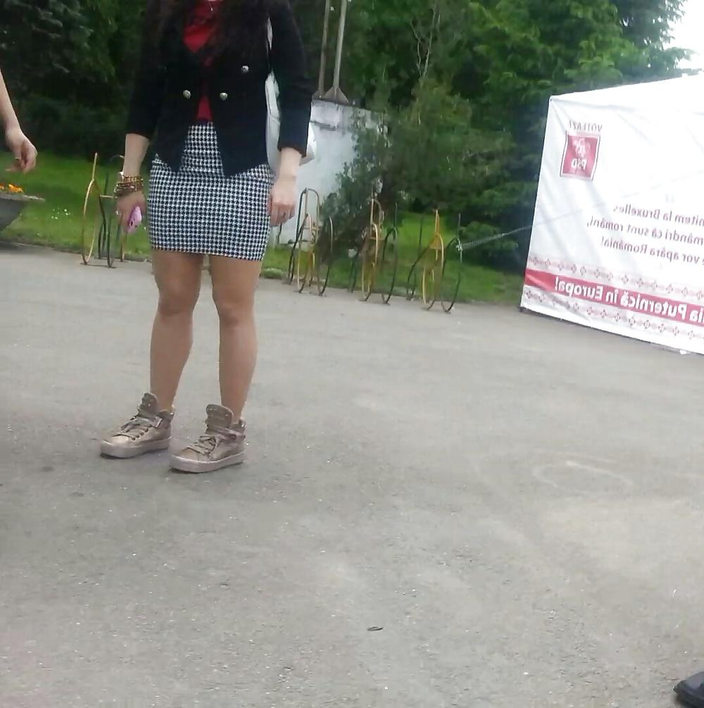 25P Spy sexy women skirt and feet romanian