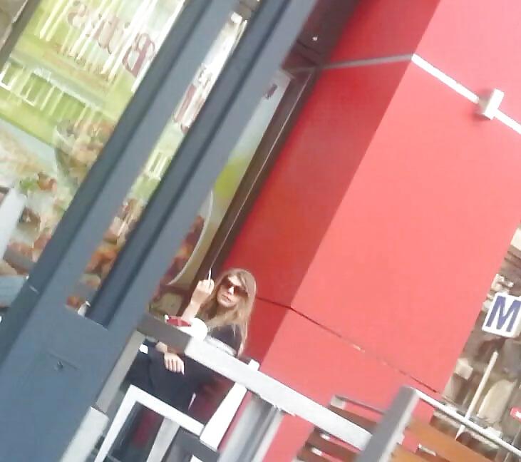 25P Spy sexy women in restaurant romanian