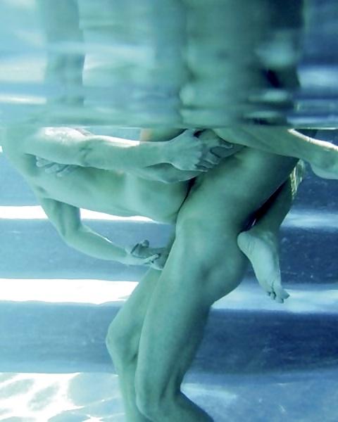 25P Gay Sex In Pools Or Hot Tubs