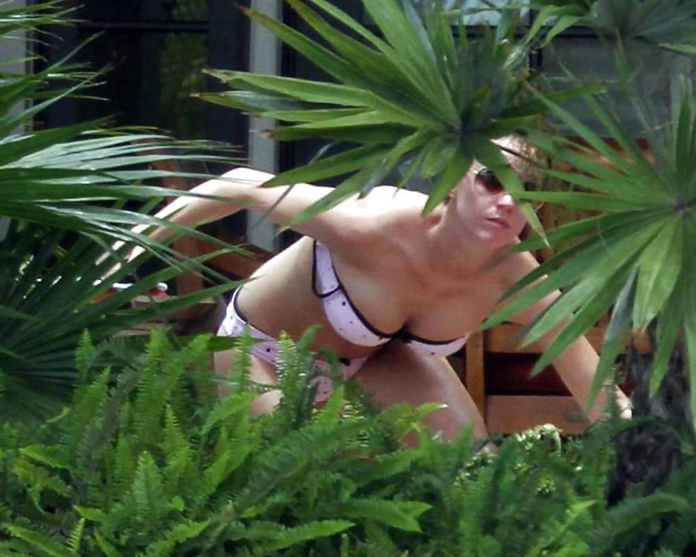 14P Katy Perry at her Hotel in Miami