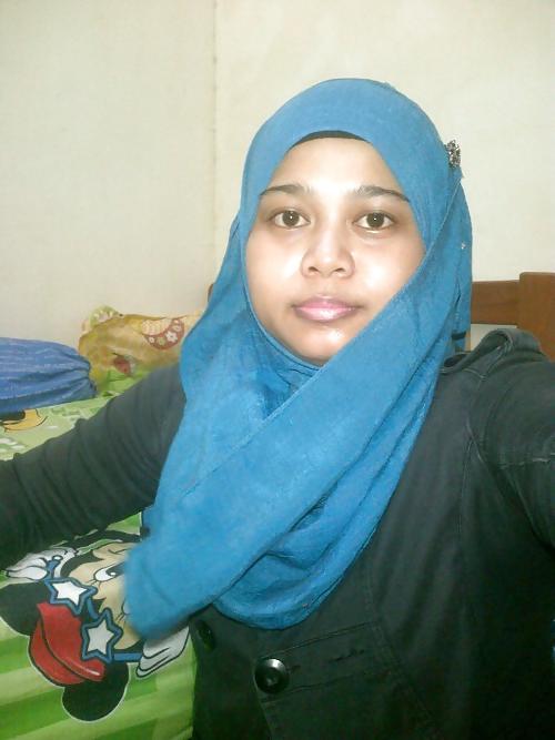 9P Hot Hijab Mom
