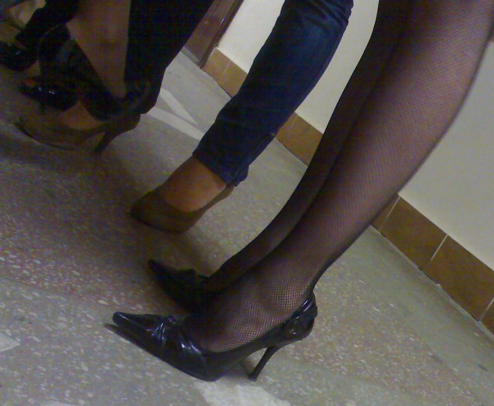 25P Legs and pantyhose of ex-gf. Fuck and cum on her heels. 