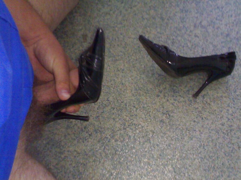 25P Legs and pantyhose of ex-gf. Fuck and cum on her heels. 