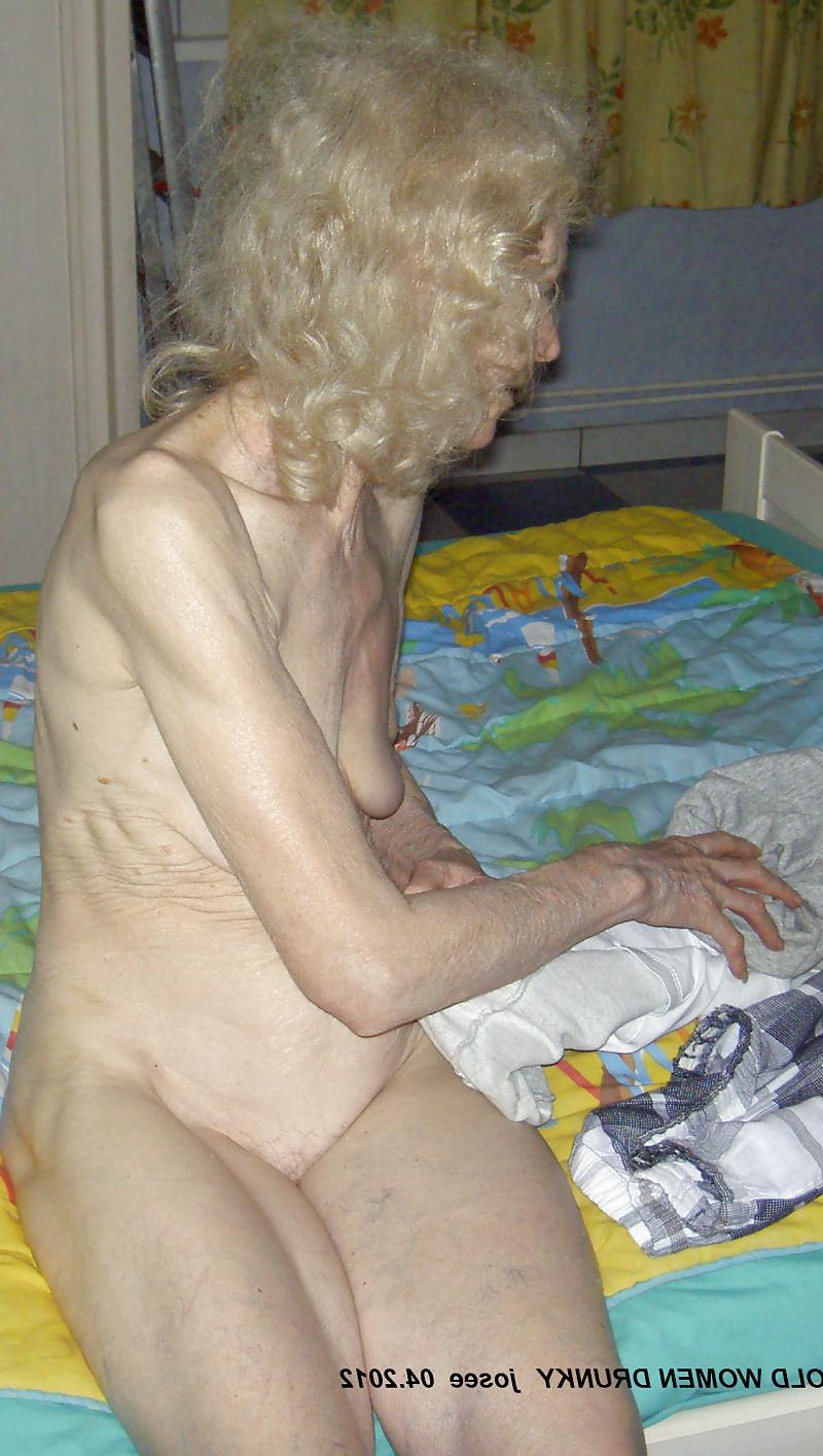 14P Slave  josee    old housewife but real whore