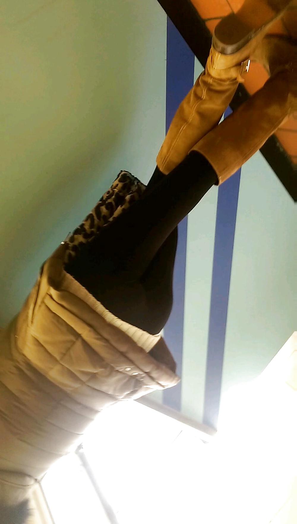 23P Hot Blonde Milf Yoga pants 