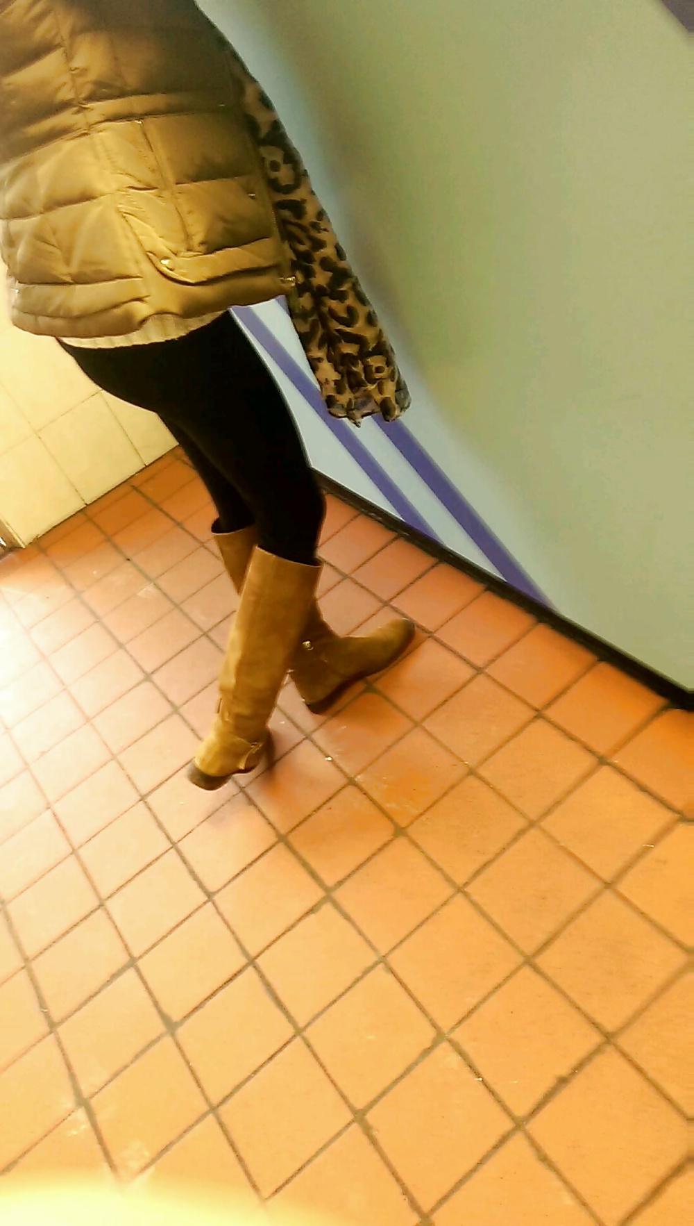 23P Hot Blonde Milf Yoga pants 
