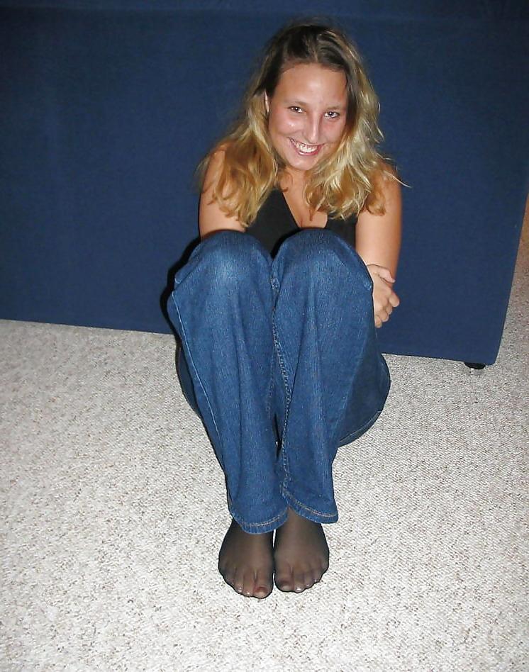 25P Jeans over Pantyhose skintight jeans over sheer tights