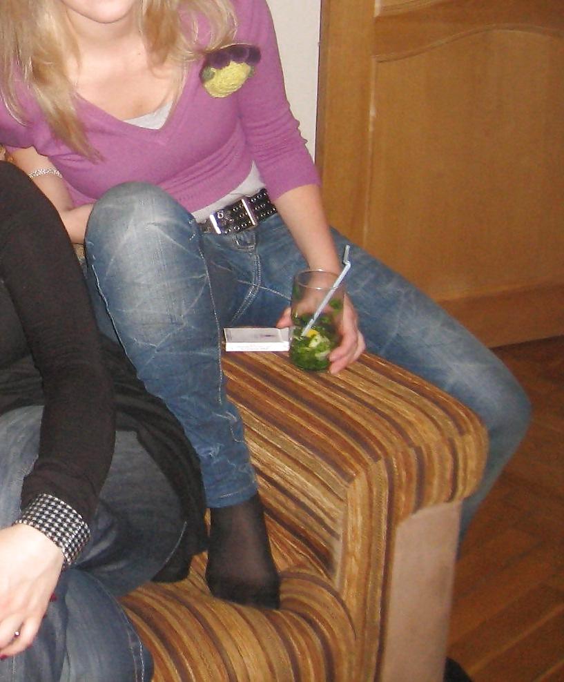 25P Jeans over Pantyhose skintight jeans over sheer tights