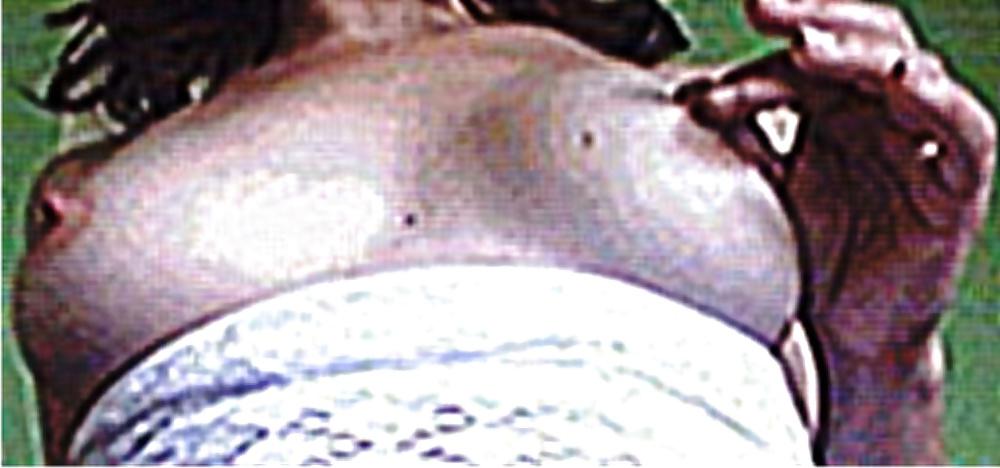25P Hot and sexy German Teengirl likes posing on Cam
