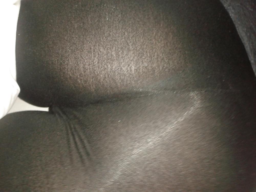 8P Ass and camel toe in leggings