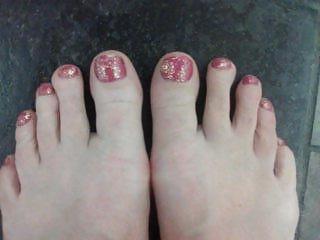 20P Cougar Mrs. C A redhead with big sexy feet and plump toes