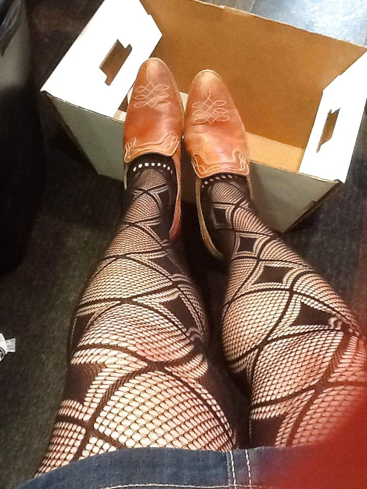 20P Cougar Mrs. C A redhead with big sexy feet and plump toes