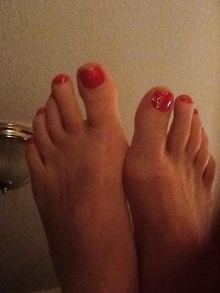 20P Cougar Mrs. C A redhead with big sexy feet and plump toes