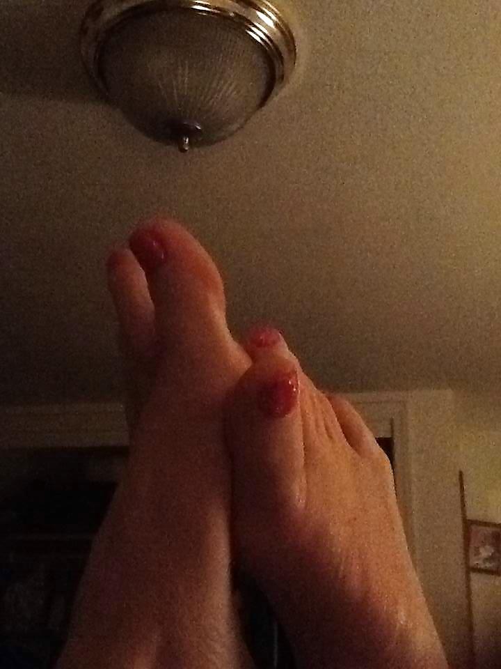 20P Cougar Mrs. C A redhead with big sexy feet and plump toes