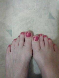 20P Cougar Mrs. C A redhead with big sexy feet and plump toes