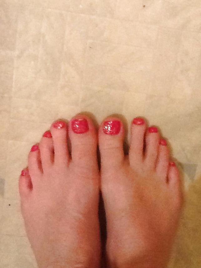 20P Cougar Mrs. C A redhead with big sexy feet and plump toes