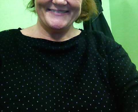 20P Cougar Mrs. C A redhead with big sexy feet and plump toes