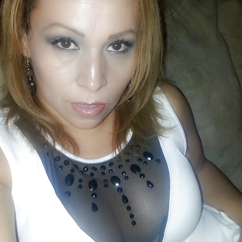 17P Gorgeous cougar latina