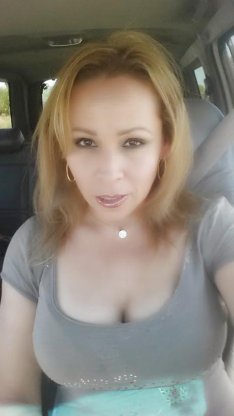 17P Gorgeous cougar latina