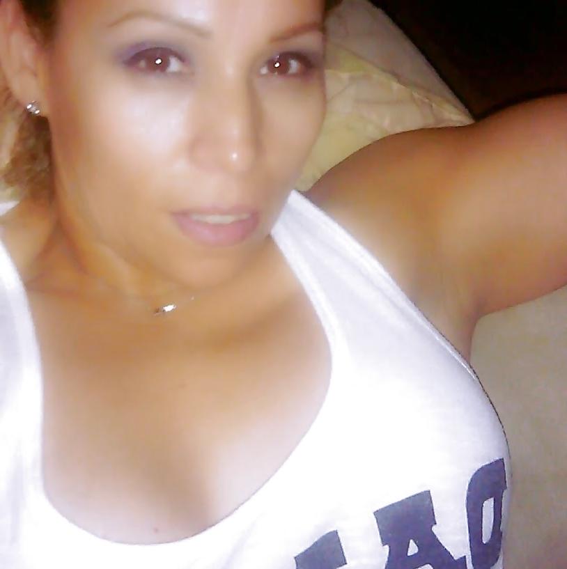 17P Gorgeous cougar latina