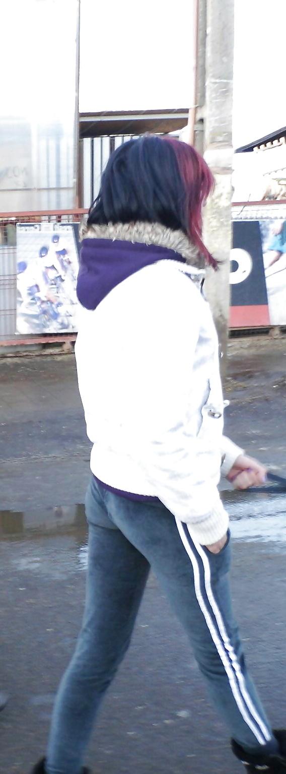 25P Spy sexy sweatpants ass girls romanian