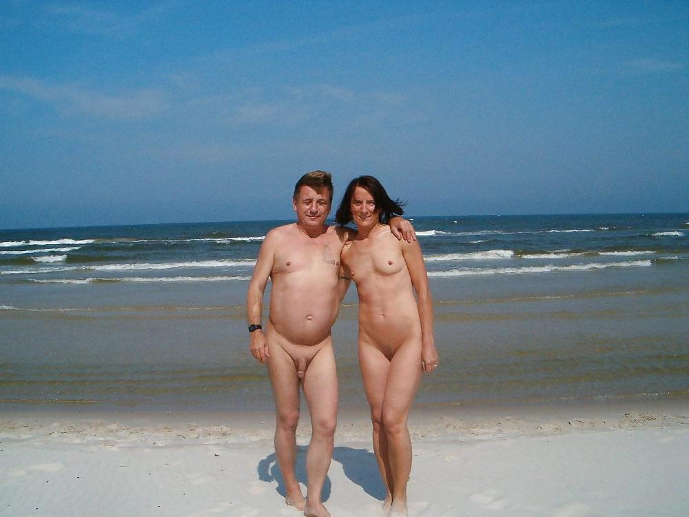 20P Naked couple 23.