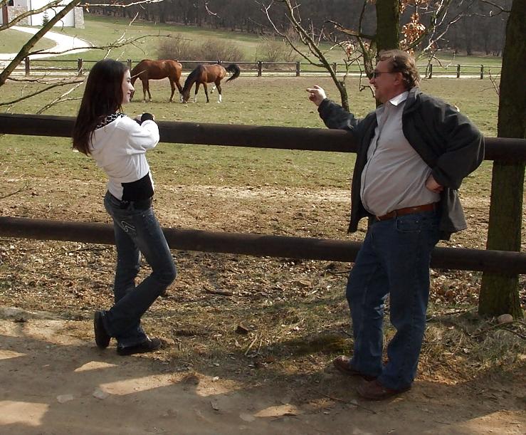 12P Who seduce who - public couple by strangers