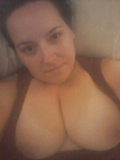 25P Comment if u would or want to fuck my chubby girl??