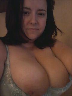25P Comment if u would or want to fuck my chubby girl??
