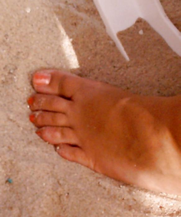 16P Wife feet