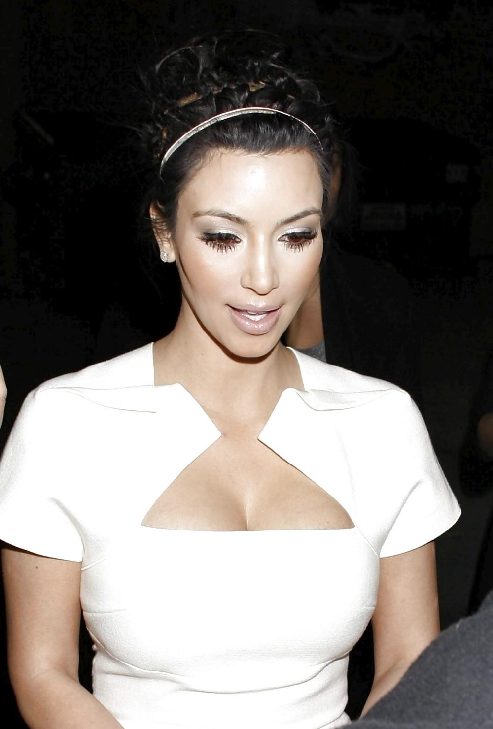 12P Kim Kardashian Arrives at Jimmy Kimmel Live Show