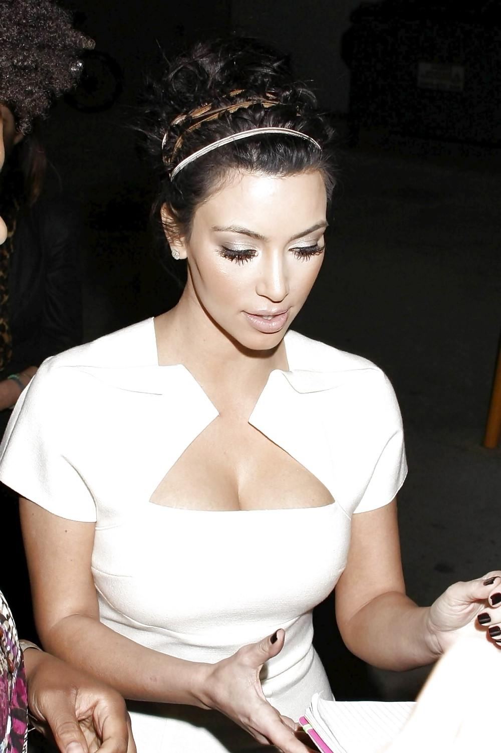 12P Kim Kardashian Arrives at Jimmy Kimmel Live Show