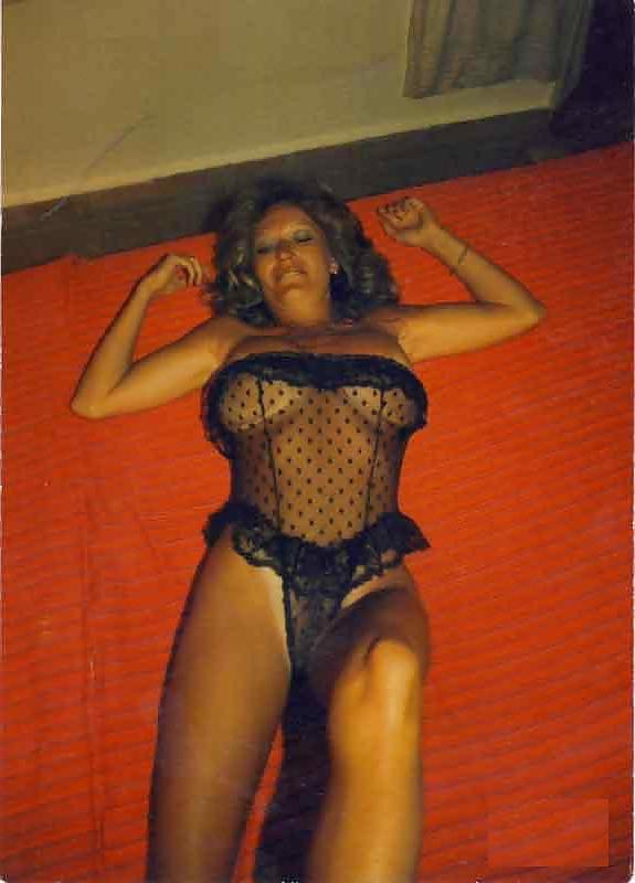 24P The Sexy Housewife 19