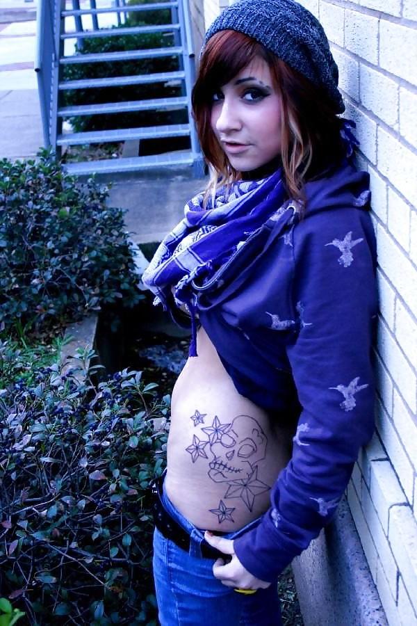 25P Beautiful naked girls with tattoos