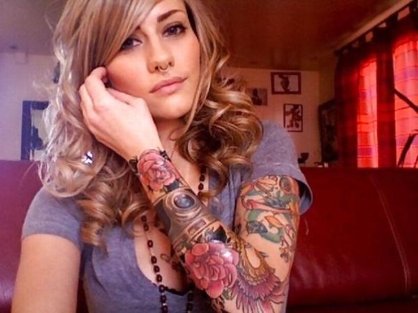 25P Beautiful naked girls with tattoos
