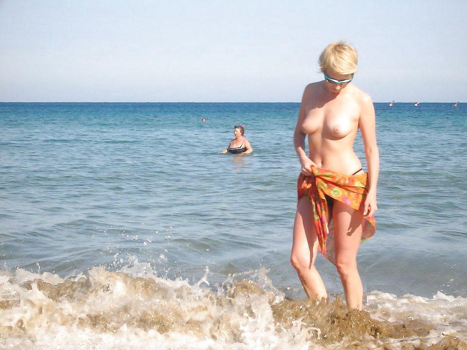 22P The Sexy Housewife 35