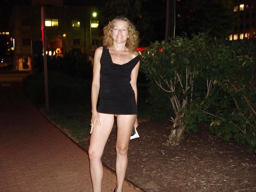 22P The Sexy Housewife 35