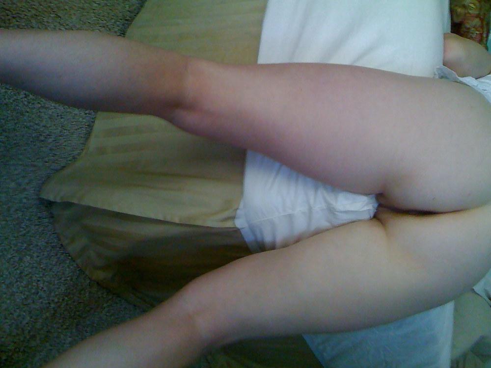 14P Pussy pink closeup babe ass up legs spread clit camel toe