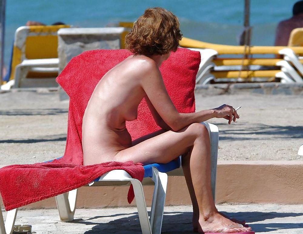25P Housewife Nudism 18