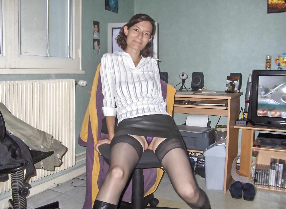 25P Shaved housewife