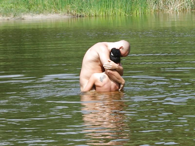 15P Voyeur - Deutsches Paar am Baggersee