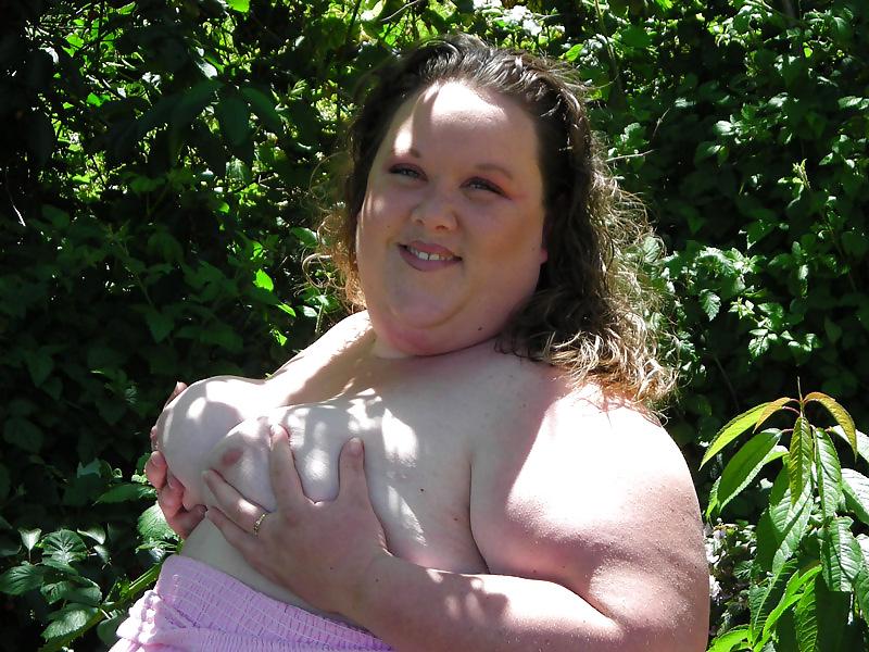 20P Neighbors BBW housewife outdoors