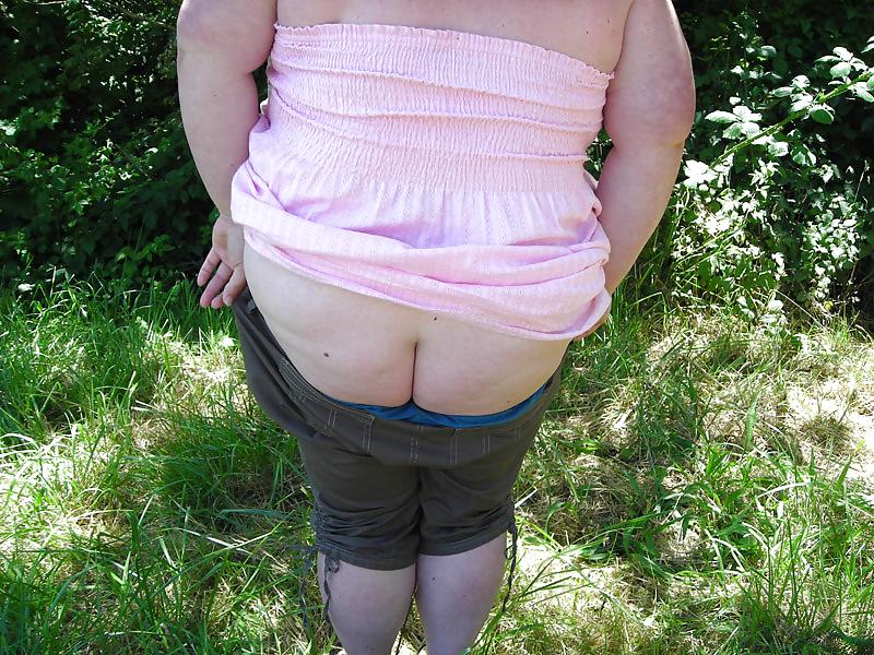 20P Neighbors BBW housewife outdoors