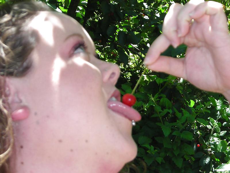 20P Neighbors BBW housewife outdoors