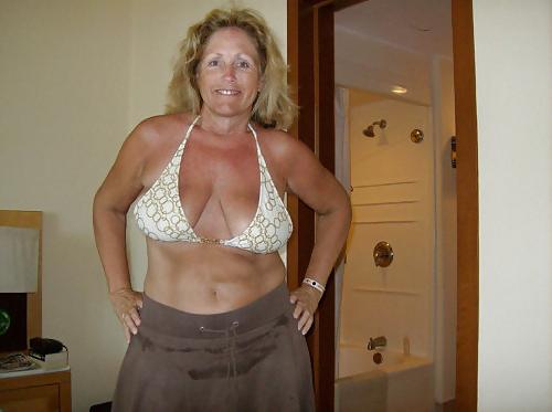 23P Housewife Sluts 68