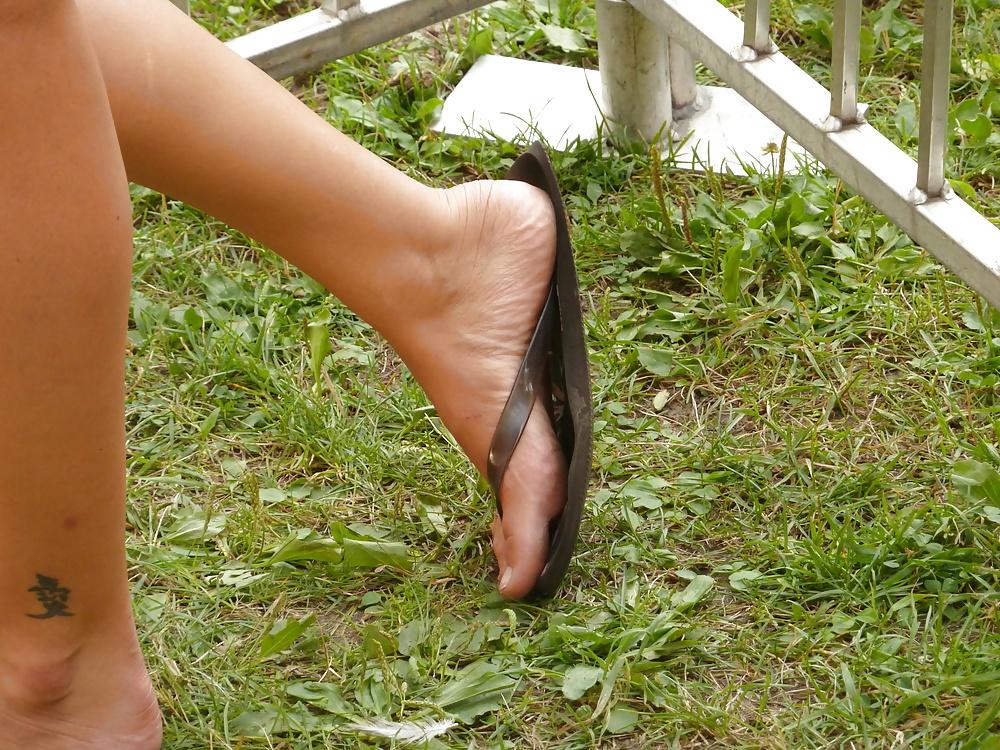 12P Spy cam feet