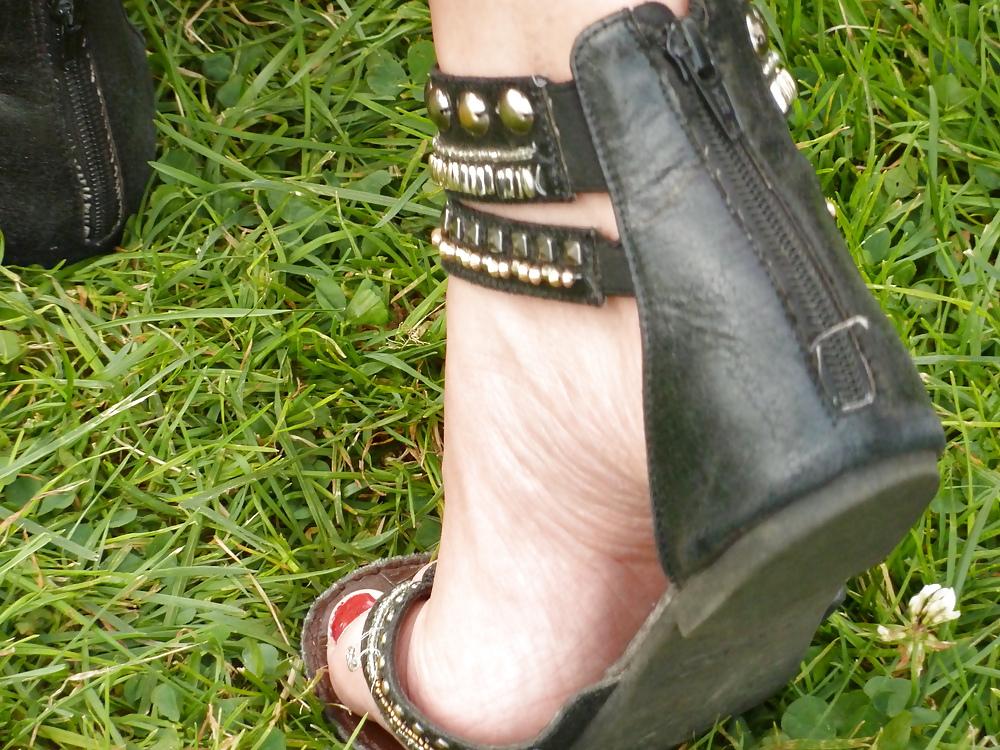12P Spy cam feet