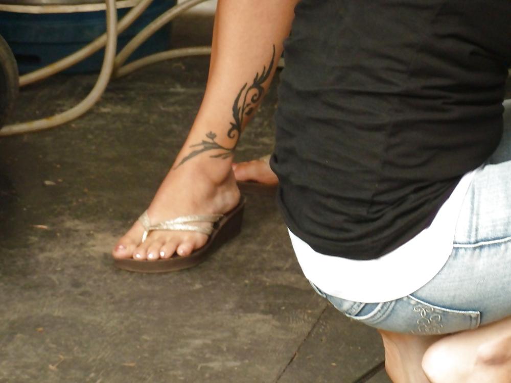 12P Spy cam feet