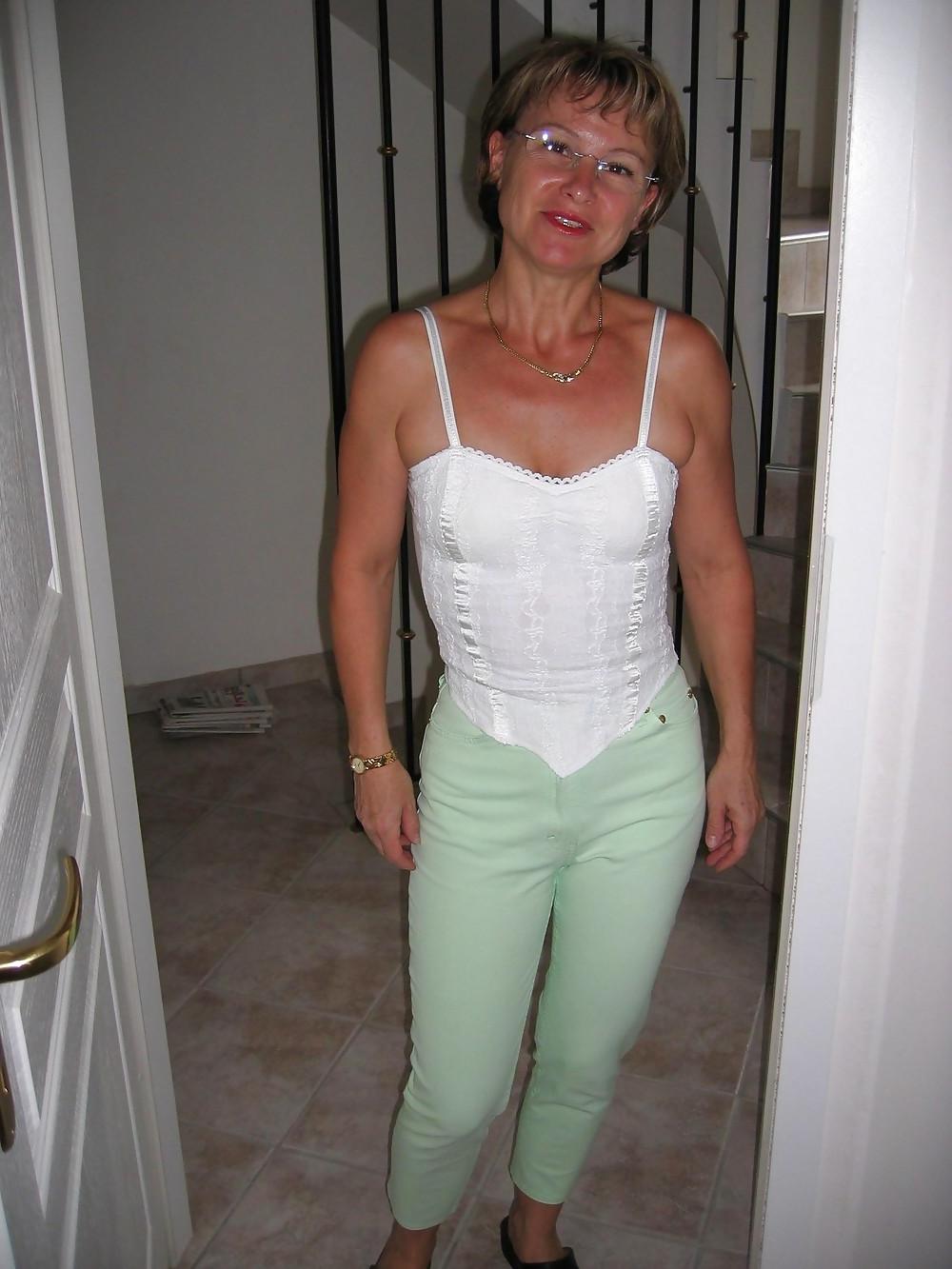 18P Housewife Sluts 70