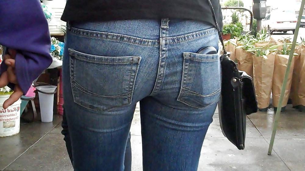 25P A few butts and crazy ass in jeans looking good